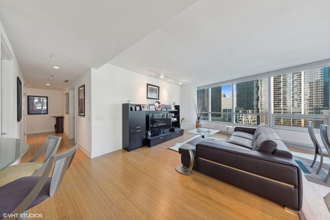 Photo - 340 E Randolph St Unit 1000
