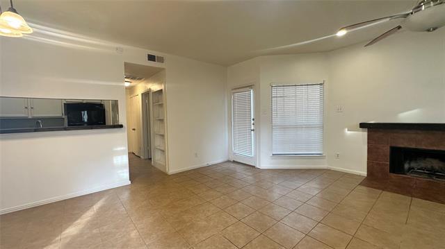 Photo - 4430 Point Blvd Unidad 103