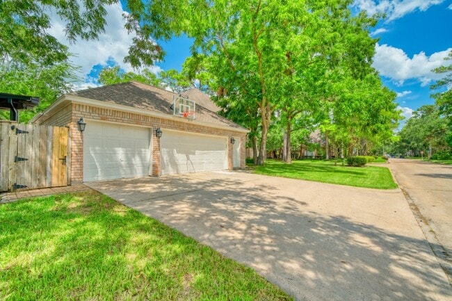 14203 Championship Ln