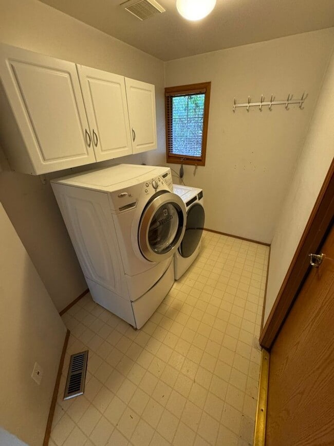 Photo - 3Bd/2.5Ba Sammamish House