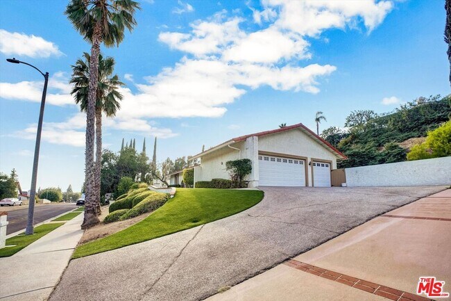 10467 Oakdale Ave