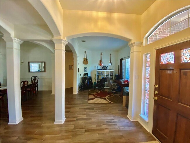 Photo - 15802 Garrison Cir