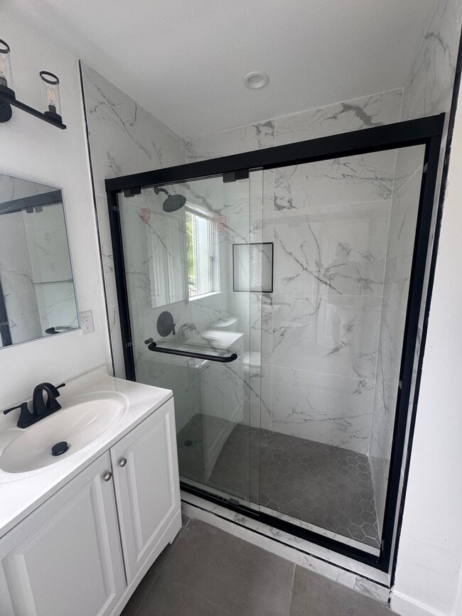 311 S Ave 59 Unit 1