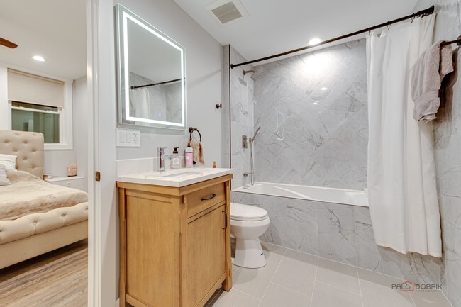Photo - 1346 N Artesian Ave