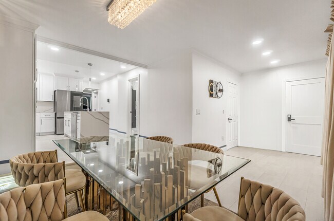 Photo - 154 Temple St