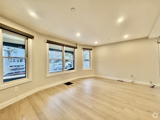Building Photo - 8 Robeson St Unit 1 Rental