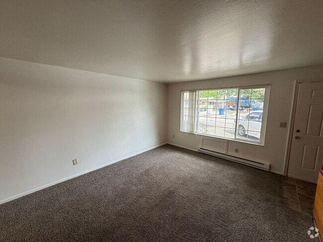 Building Photo - 598 Ford St SE Rental