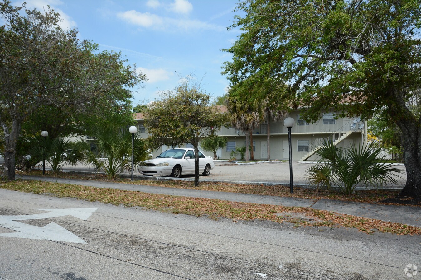Photo - 2401 Van Buren Street