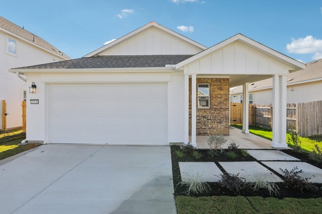 Photo - 1004 Yaupon Holly Dr