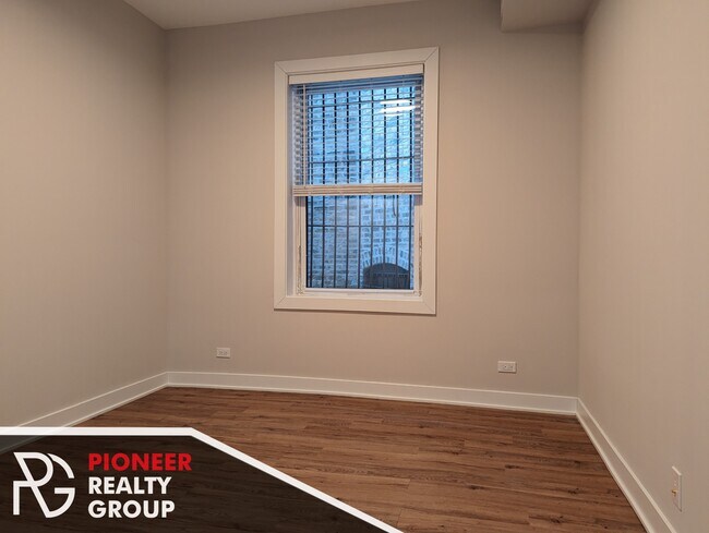 Photo - 648 W Wrightwood Ave Unit 109