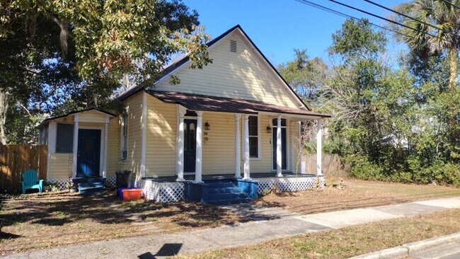 722 NE 2nd St Unit B