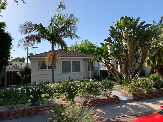 Photo - 1157 Palms Blvd House