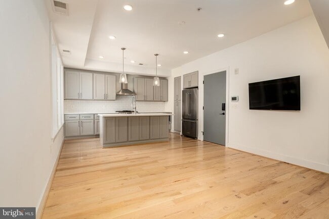 Building Photo - 811 Upshur St NW Unit PH10