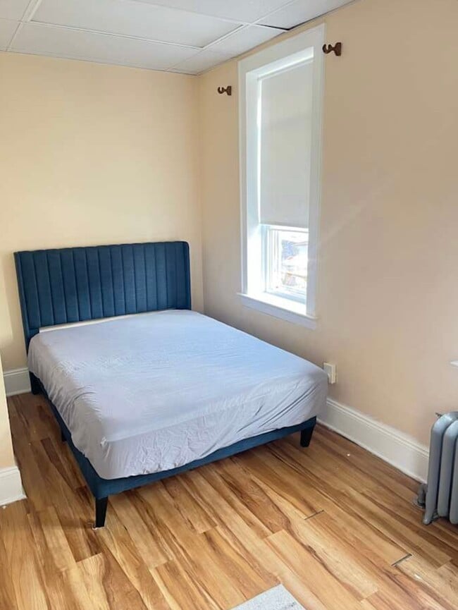 Building Photo - 456 Hudson St Rental