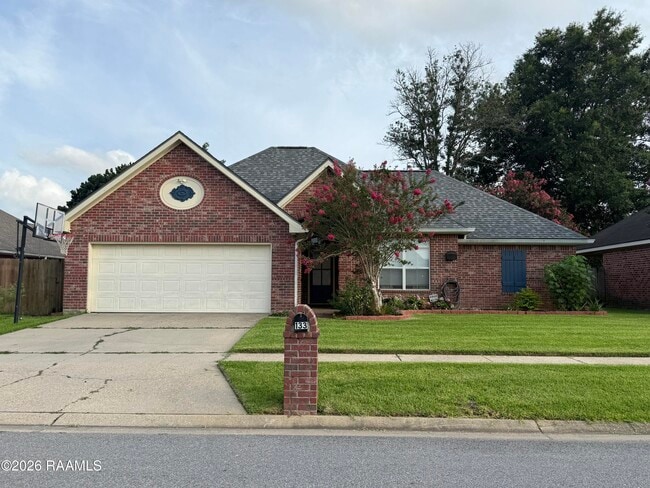 Building Photo - 133 Woodstock Dr