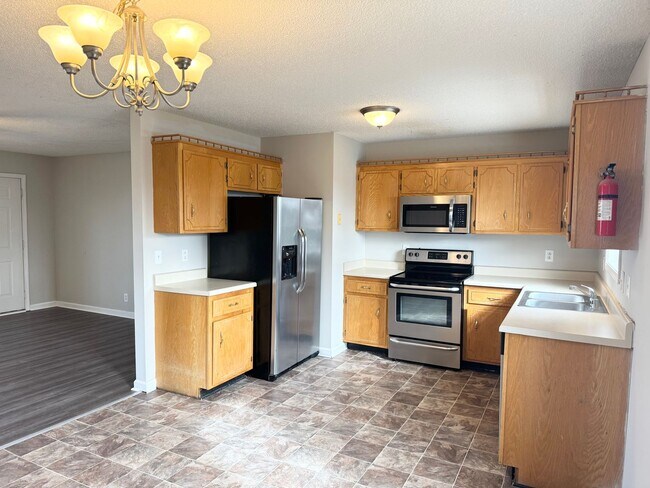 Photo - 3 Bedroom 2 Bathroom Open Kitchen