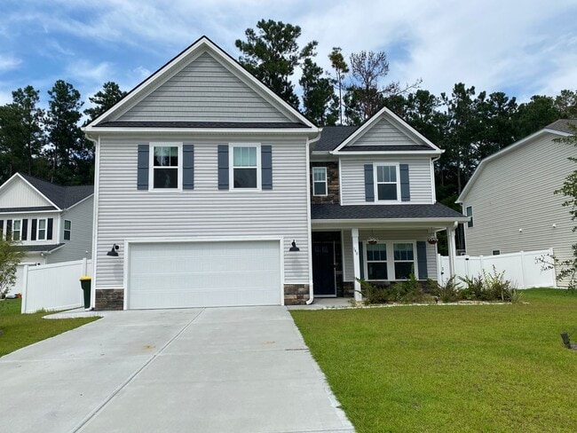 Building Photo - 5 bedrooms 3 bathroom Smart Home