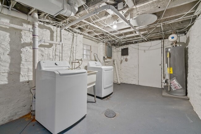 Photo - 4 bed 1.5 bath - completely updated, central air, patio. Great location