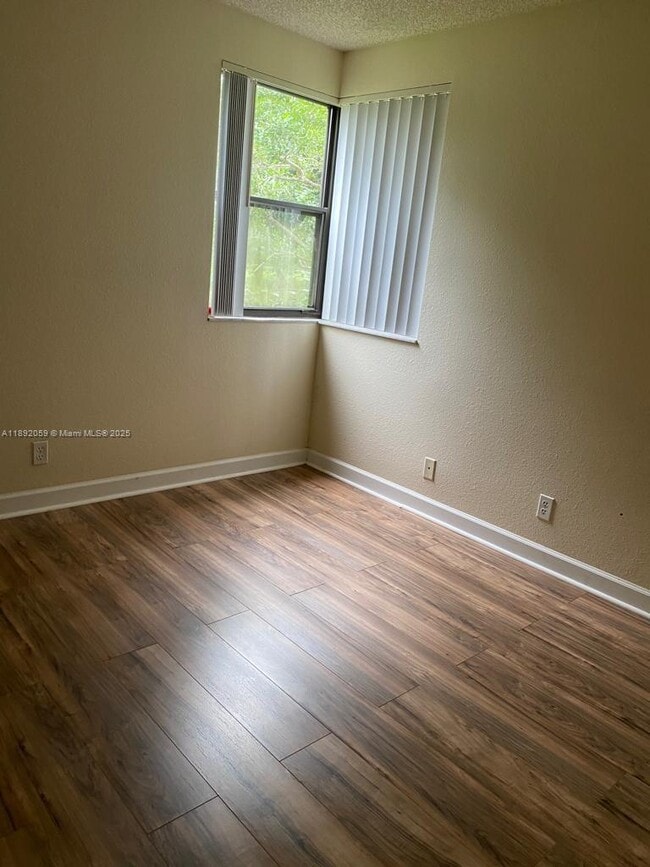 Photo - 10105 W Sunrise Blvd Unidad 201