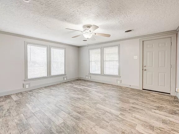 Photo - 1405 Knight St