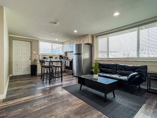 Photo - 385 Kahoolawe St Casa