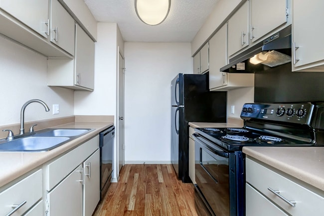 Photo - Wood Trail Apartments