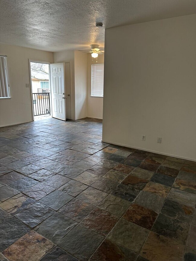 CONDO FOR RENT! Unit 4 Condo for Rent in Sacramento, CA