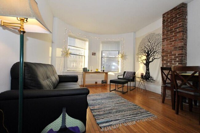 Photo - 868 Huntington Ave
