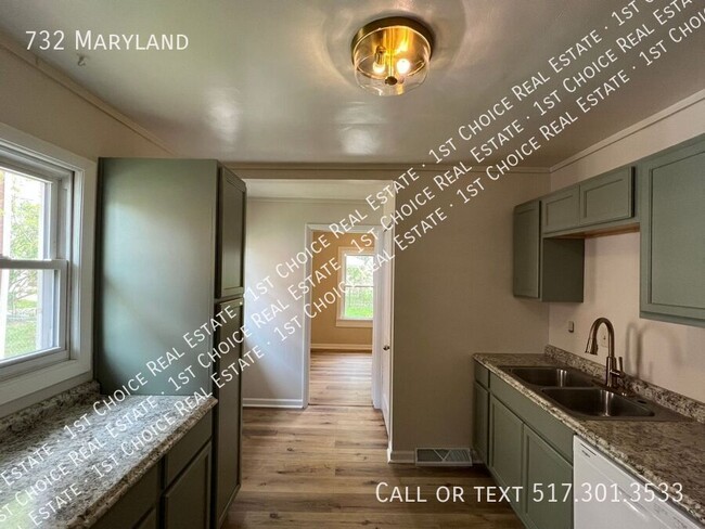 Photo - 732 Maryland-