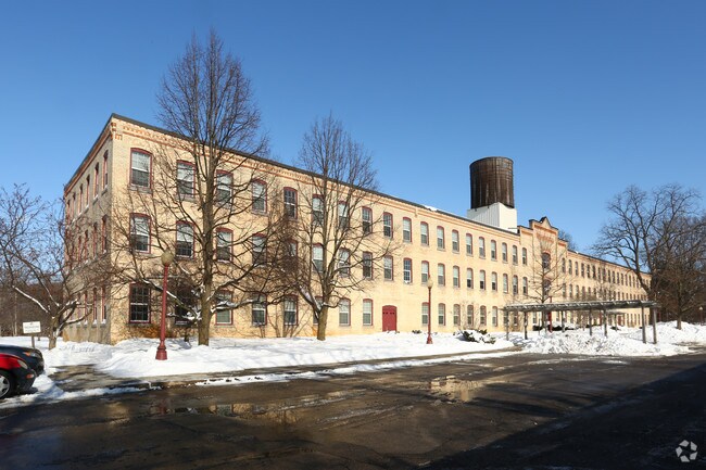Photo - Pinehurst Apartments