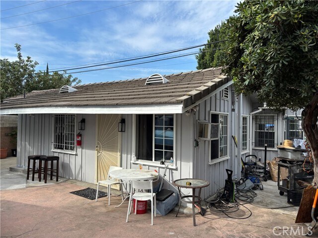 Photo - 130 E Sycamore Ave