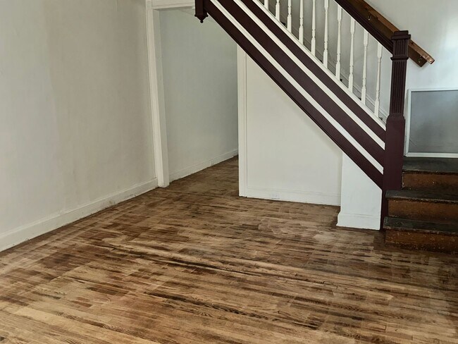 Photo - Spacious Home Available for Rent! W/D! Available Now!