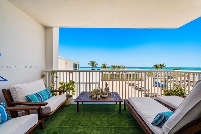 Building Photo - 5401 Collins Ave Unit 102