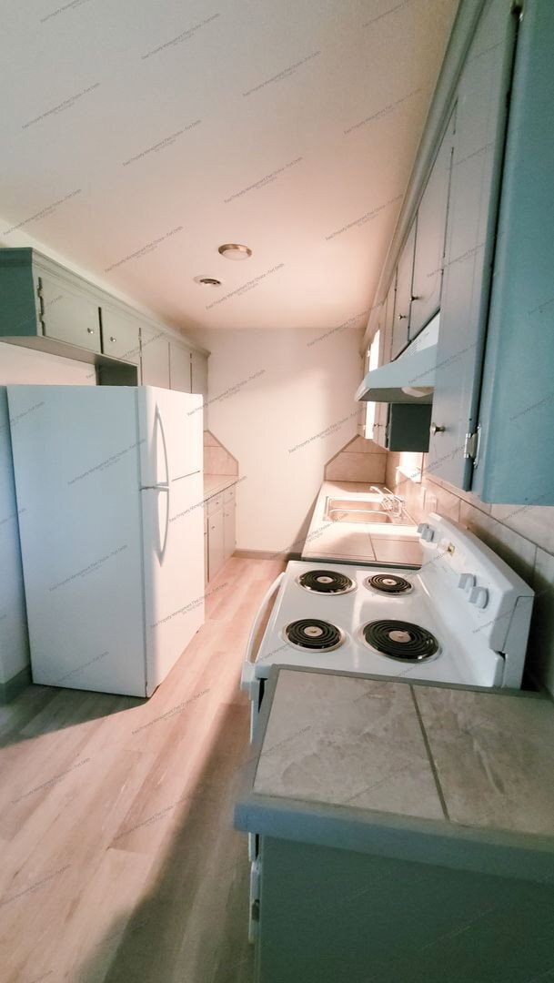 Photo - 1004 A St