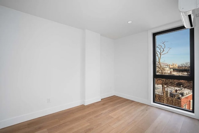 Photo - 23-33 Astoria Blvd Unidad 5E