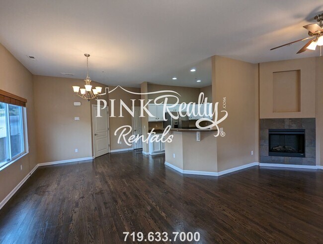 Photo - 2002 Phillips Alley