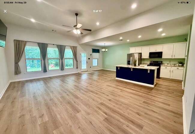 Photo - 315 Springsteen Ln