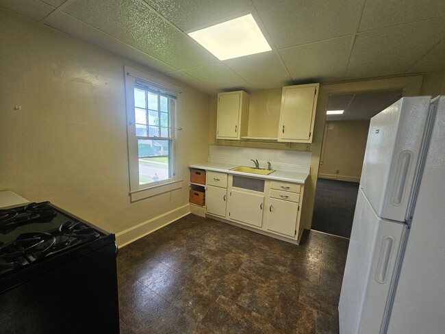Building Photo - 2002 Jefferson St Unit Apt # 3