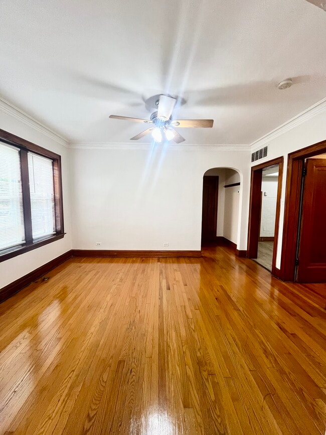 Photo - 2320 N Leclaire Ave Unit 1