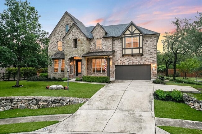 Building Photo - 223 Lake Como Dr