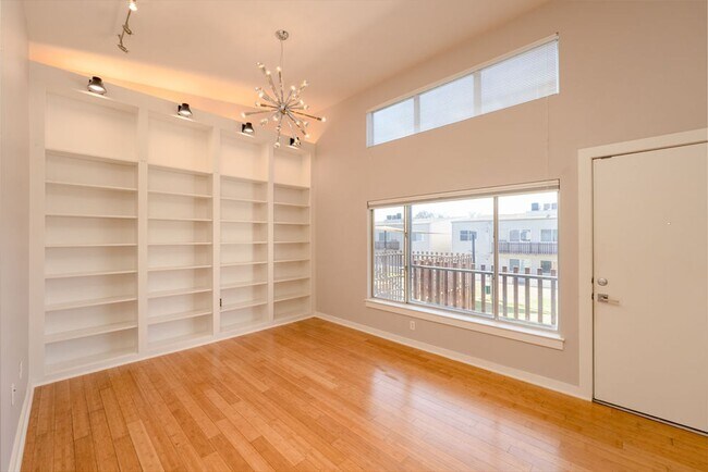 Photo - Modern 2 bed, 2 bath condo in South Austin Unidad 221