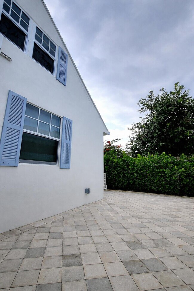 Photo - 515 52nd St