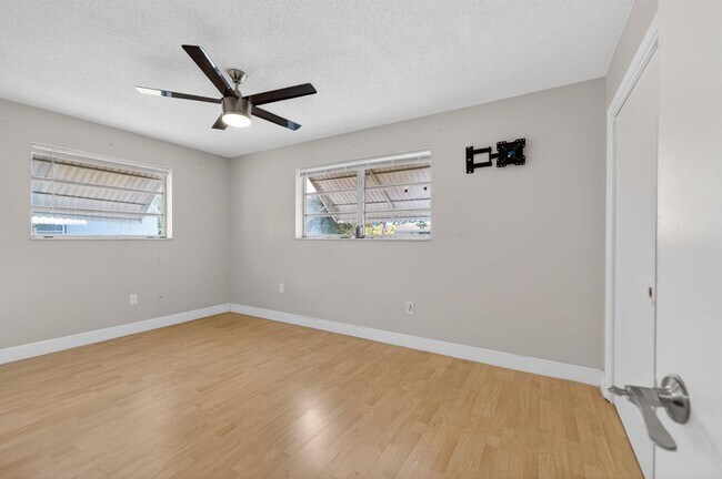 Photo - 6219 SW 20th Ct