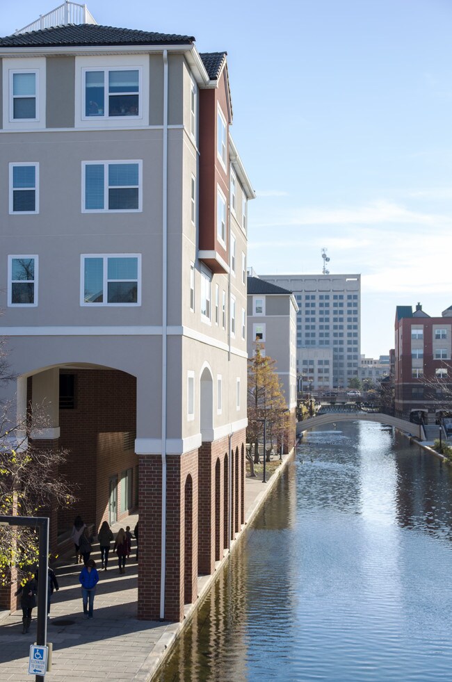 Canal Overlook Apartments Indianapolis, IN