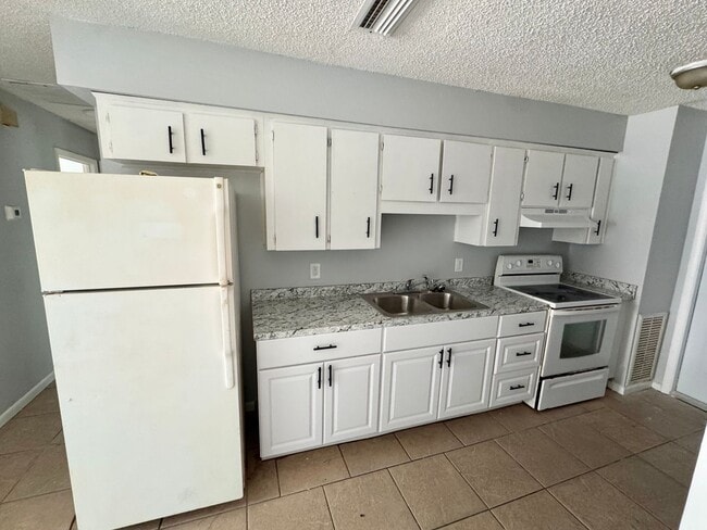 Photo - 911 N Iowa Ave Unit 911 N Iowa Ave Apartment 2