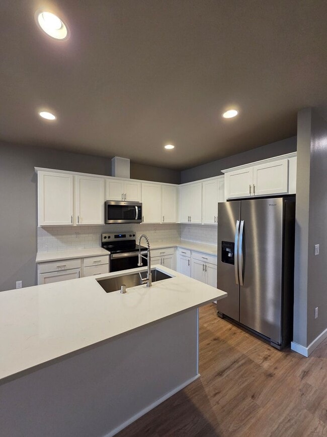 Photo - Brand New Large 2 bedroom 2.5 Bathrooms in Centralia
