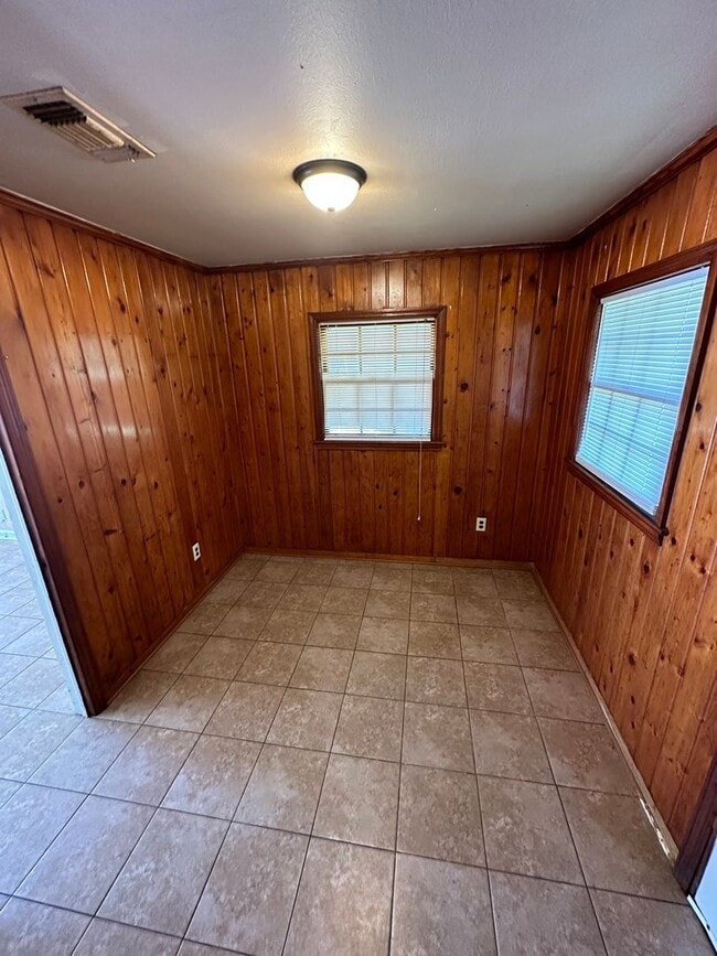 Photo - 3/1 move in ready! First Month's Rent FREE!