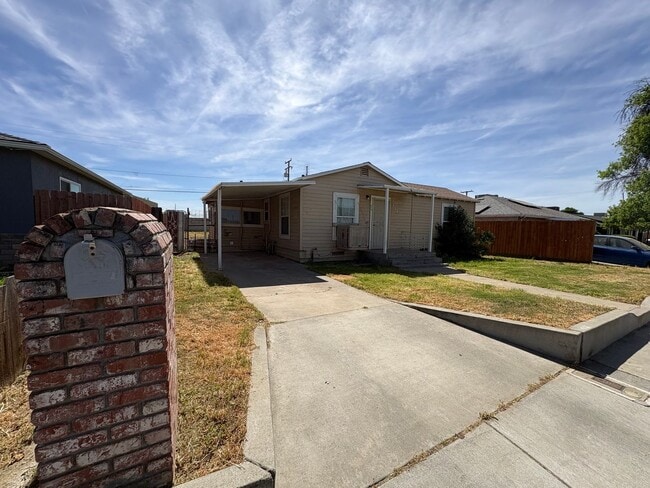 Photo - Cozy Hanford Home Available Now!