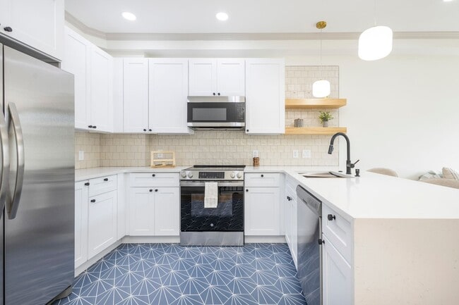 Building Photo - 3116 Clifford St Unit B