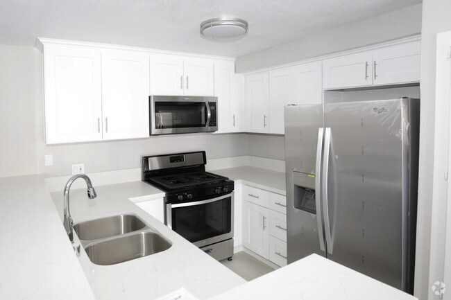 2BR, 2BA - 1,200SF - Bentley Apartments